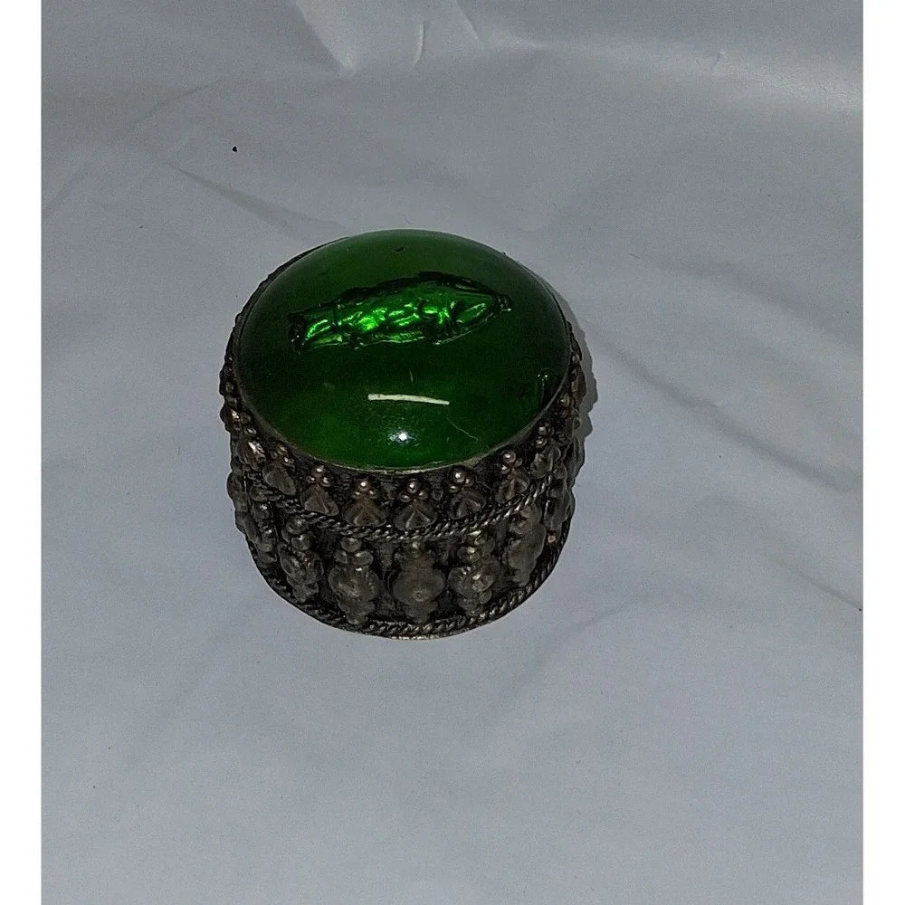 Vintage‎ Round Trinket Box Green Glass Fish Figurine Ornate Silver Tone Metal